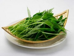 哪些蔬菜容易受到農(nóng)藥污染？這些蔬菜買回家記得提前浸泡！